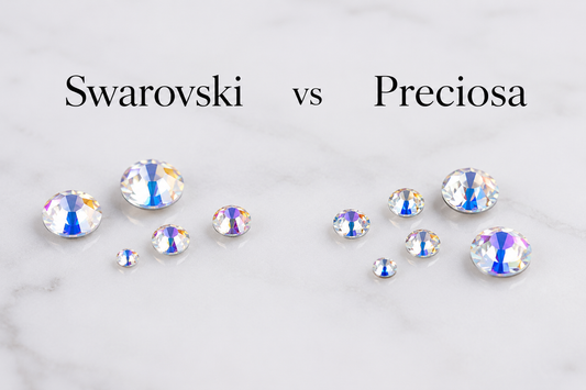 Strass dentaire prix 2026 : guide d’achat complet (Swarovski vs Preciosa)